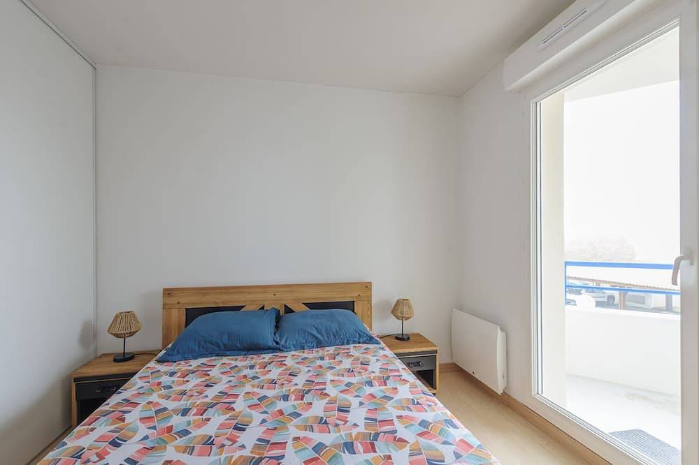 Entire apartment, Quiet Apartment with Large Terrace Near La Rochelle, Aytré in Aytré, La Rochelle region