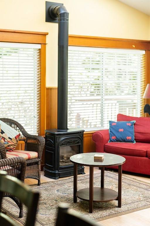 Coastal Haven-N Chesterman Beach, Hot Tub, Surf! in Tofino, Alberni-Clayoquot Regional District