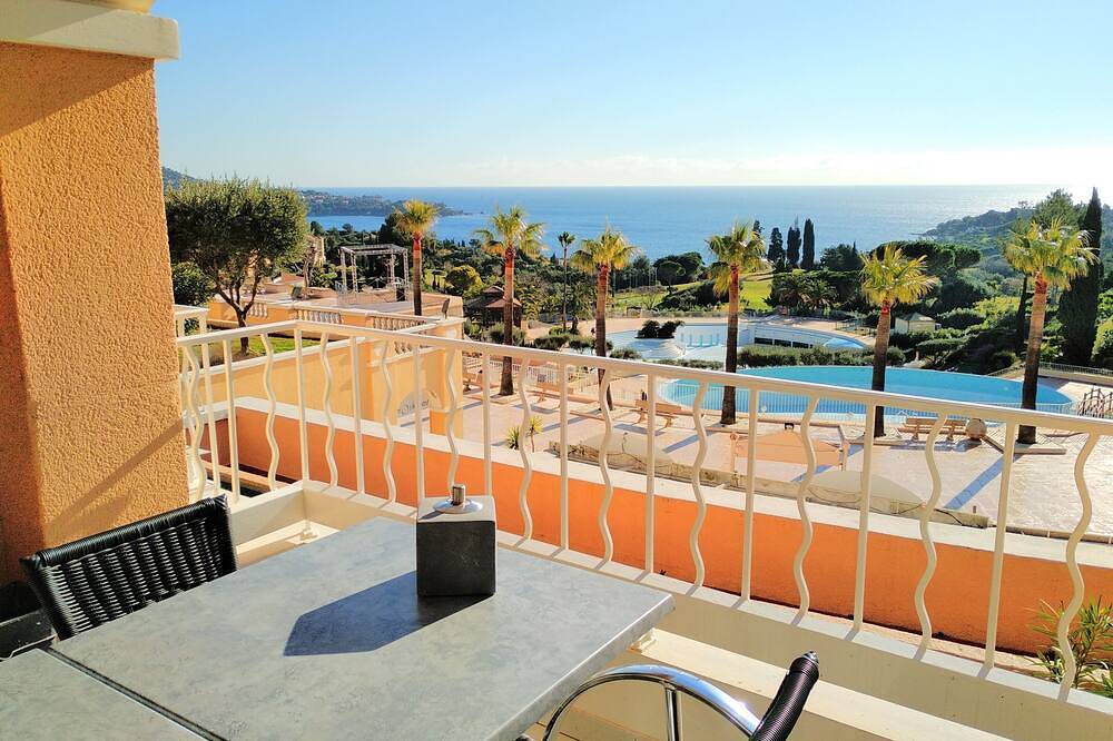 Entire apartment, Sea view Village Cap Estérel Agay- St Raphaël on the French Riviera in Agay, Saint-Raphaël