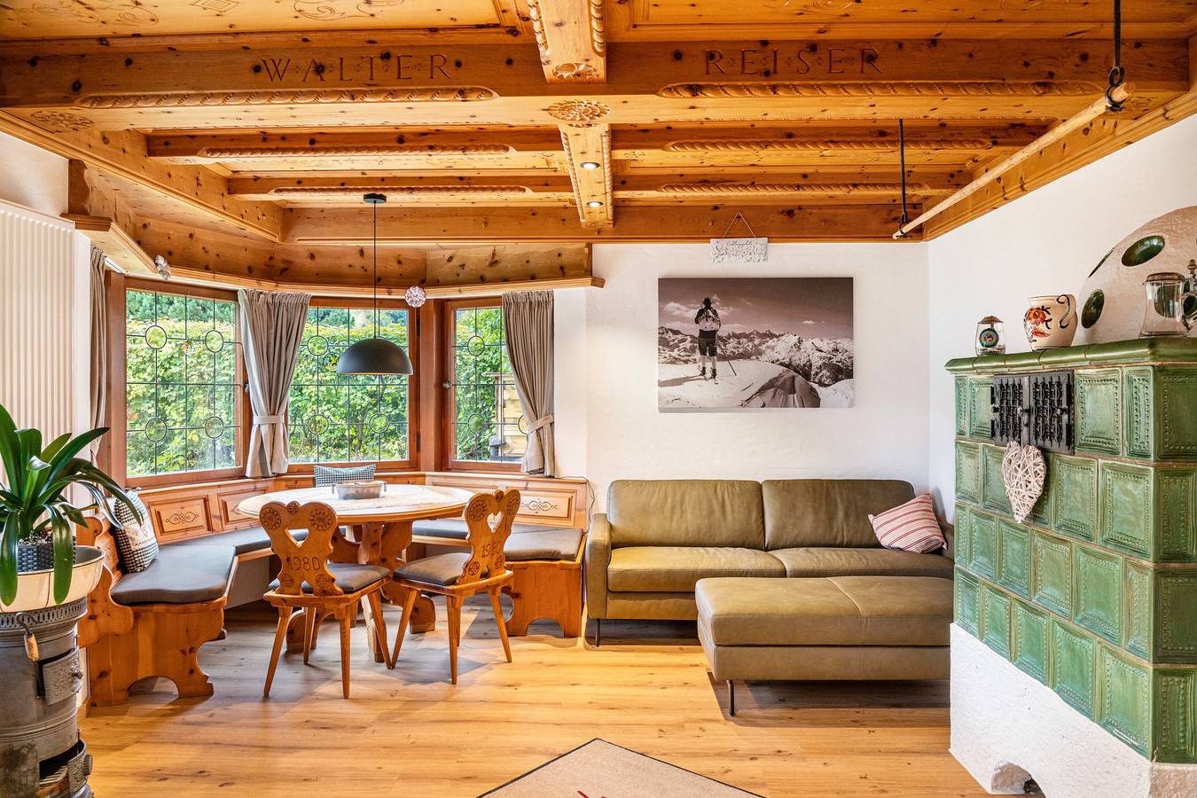 Apartamento entero, Apartamento 'Herzstück' con vistas a la montaña, terraza privada y Wi-Fi in Mittenwald, Alpes Bávaros