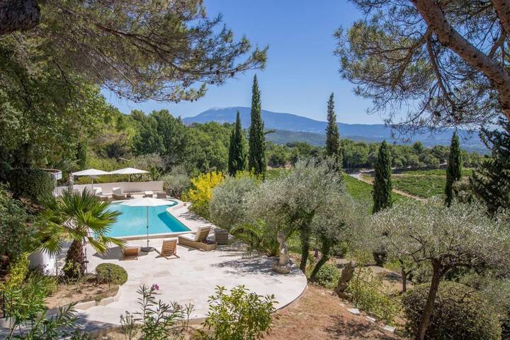 Chambre d’hôte pour 2 personnes, avec Terrasse et Jardin ainsi que Piscine et Vue