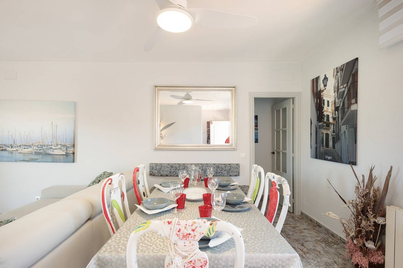 Casa vacacional 'Entre Bosque y Mar' con vistas al mar, terraza privada y Wi-Fi in Canyelles (Barcelona), Garraf