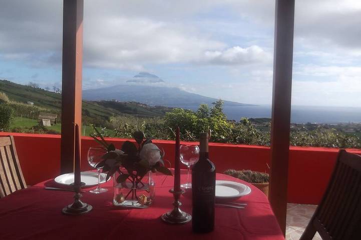 Location de vacances pour 2 personnes, avec jardin dans Faial
