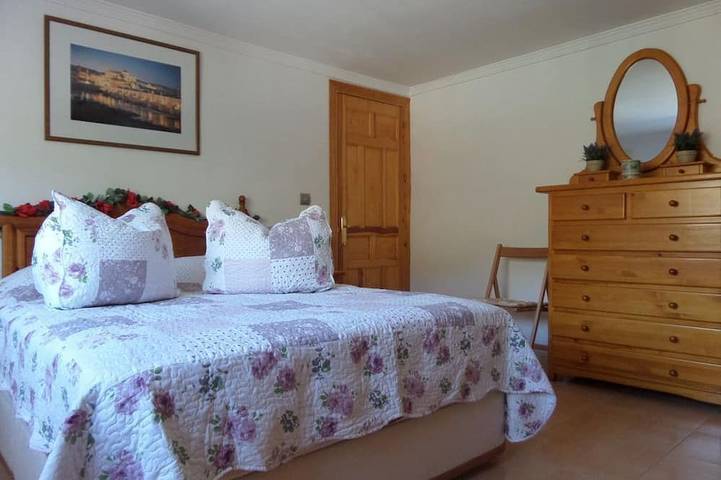 House in a quiet location with fantastic mountain panorama and large pool in Sedella, Málaga Province