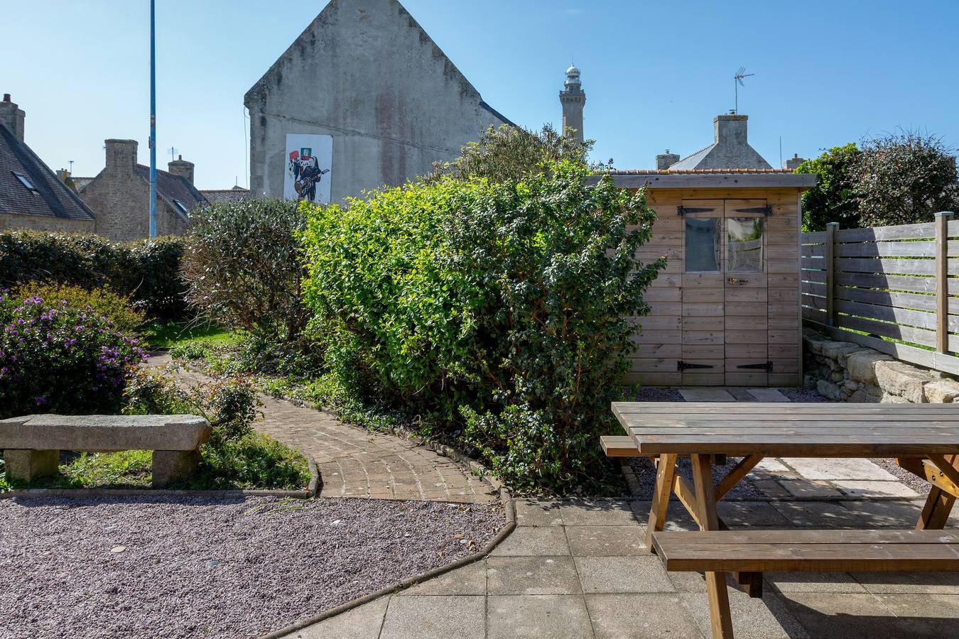 Ferienhaus 'Penty À Deux pas ce La Mer' mit privatem Garten und Whirlpool in Penmarc'h, Côte de Cornouaille