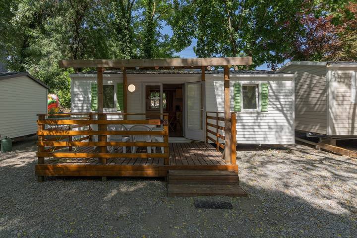 Camping pour 6 personnes, avec Jardin en Ardèche