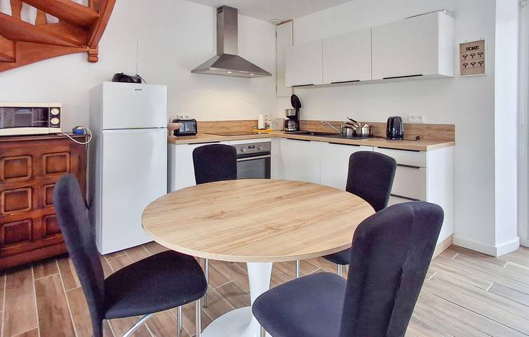 Appartement confortable avec parking et jardin, 2km de Brélidy in Runan, Région de Guingamp