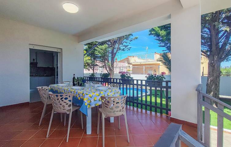 Modern 2BR Apartment with Pool, Terrace & Wi-Fi, 2.5km to Coastline in Trabia, Palermo Province