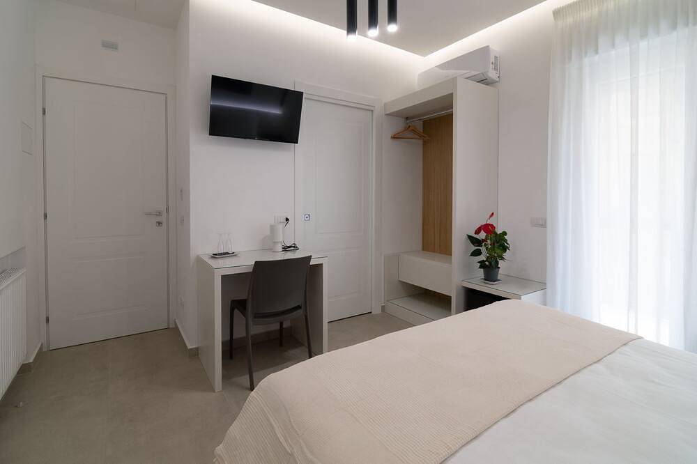 Appartamento intero, B&B Cariddi Rooms with spacious 3 bedroom apartment in Caltanissetta in Caltanissetta, Provincia di Caltanissetta