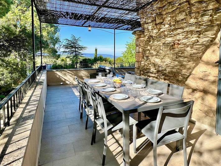 Location de vacances pour 10 personnes, avec terrasse ainsi que jardin et vue à Roussillon - 4