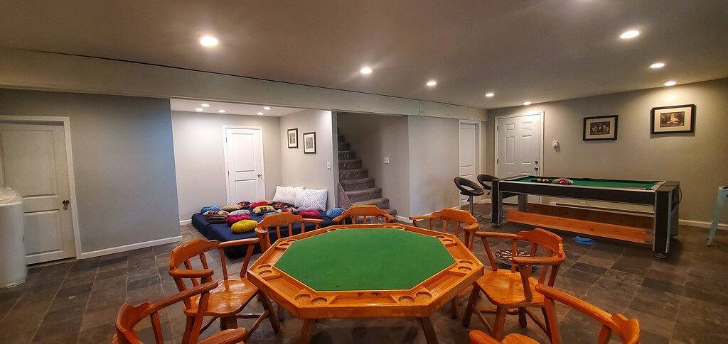 Lakefront, Pets, Boats, Deck, Turf, Sandbox, Firepit,Games, Poconos, Pooltable in Blakeslee, Monroe County (PA)