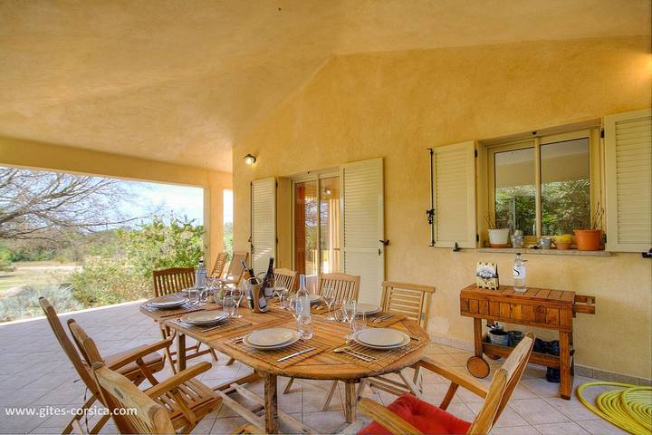 Gîte pour 9 personnes, avec Terrasse et Jardin ainsi que Piscine et Sauna à Pianottoli-Caldarello - 4