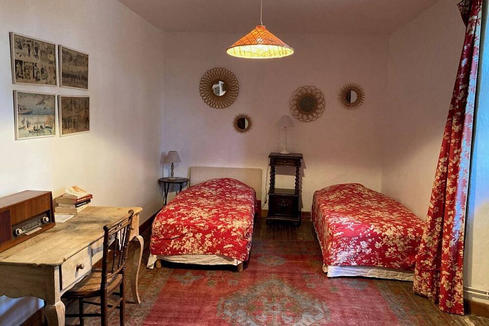 Maison de campagne familiale du 16 eme siècle dans un cadre verdoyant préservé in Saint-Michel-de-Montaigne, Périgord Pourpre
