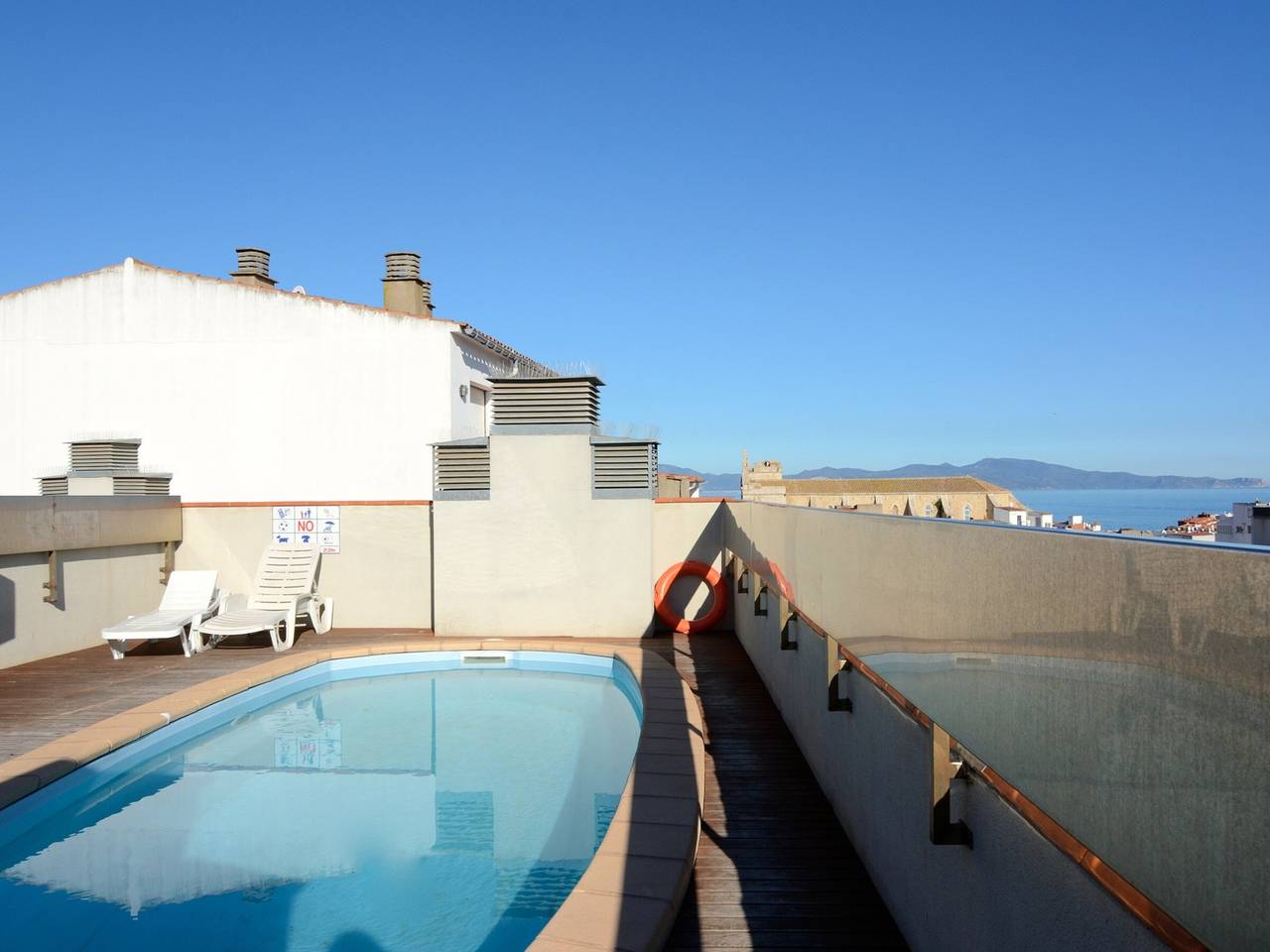 Ganze Wohnung, Geräumige Wohnung in L'Escala für 6 Personen mit Pool, Strandnähe und moderner Ausstattung in l'Escala, Oberampurien