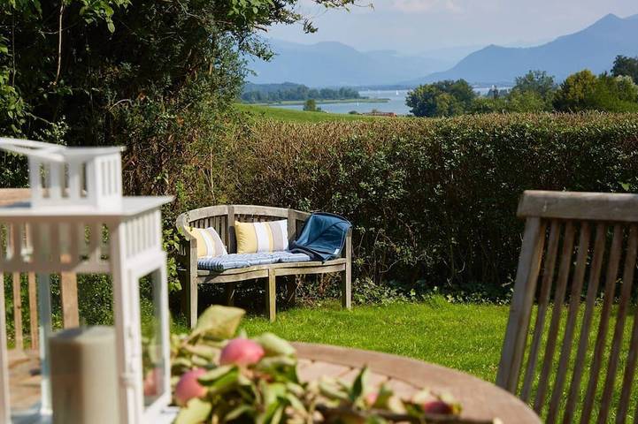 Ferienhaus für 8 Personen, mit Terrasse und Garten