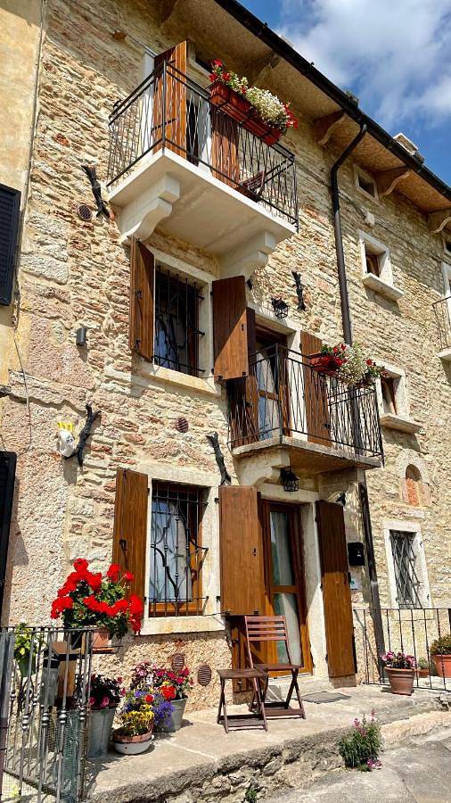 Casa vacanza per 3 persone, con Giardino e Panorama a Bosco Chiesanuova