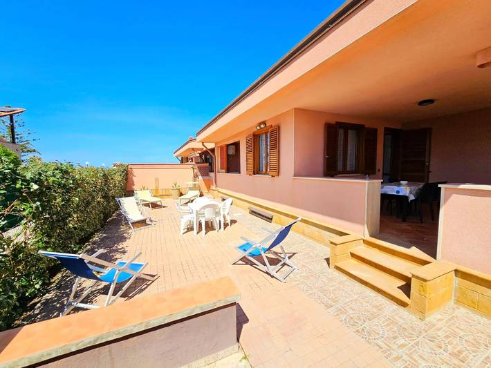 Location de vacances pour 7 personnes, avec jardin à Campofelice di Roccella - 3