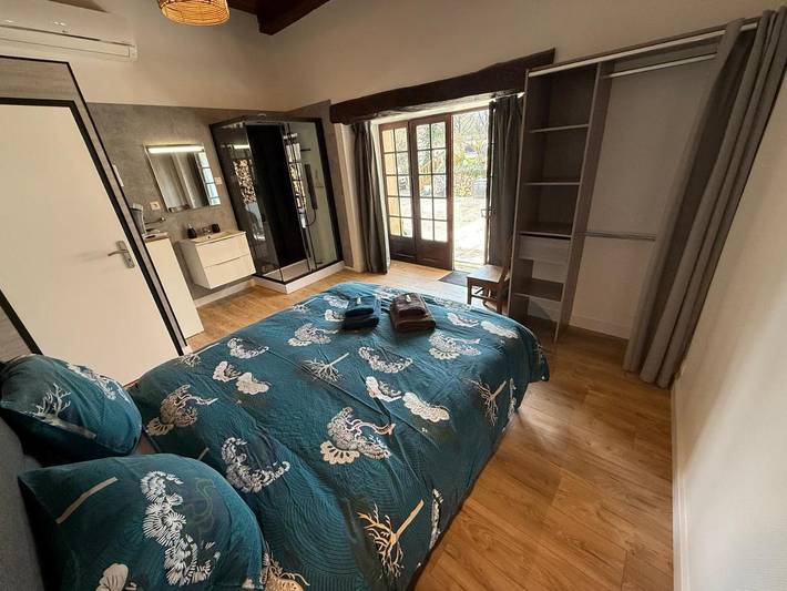 Location de vacances pour 2 personnes, avec sauna et piscine ainsi que vue et jardin à Blanzaguet-Saint-Cybard - 3