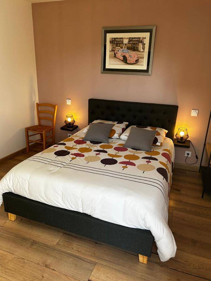 Cottage pour 2 personnes, avec jardin ainsi que terrasse et jacuzzi à Louplande