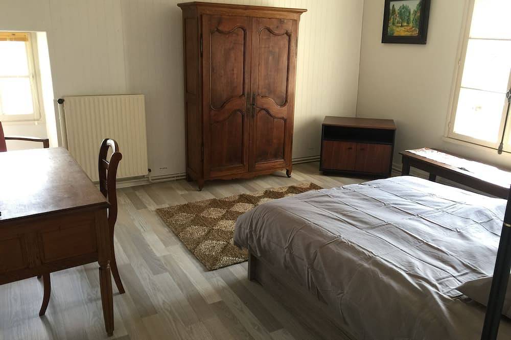 Ganze Wohnung, Möblierte 2-Zimmer-Wohnung in Chinon im Herzen der mittelalterlichen Stadt.
R + 2 in Chinon, Loire-Tal