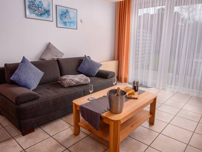 Ferienwohnung für 4 Personen, mit Terrasse und Garten in Norden-Norddeich - 3
