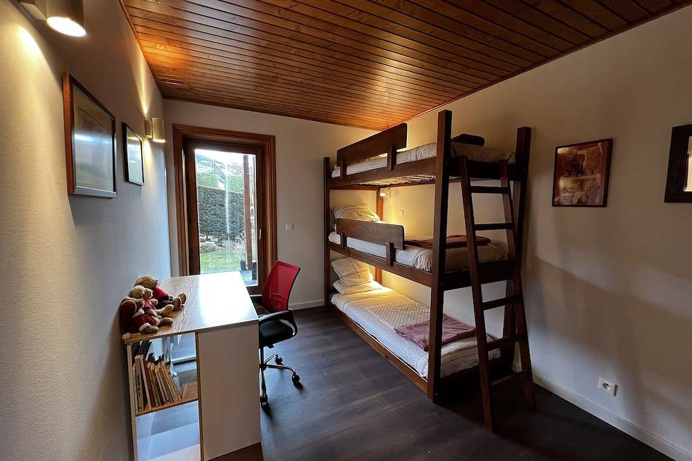 Entire apartment, Apartment in the Coume de Nahuja in Nahuja, Parc naturel régional des Pyrénées catalanes