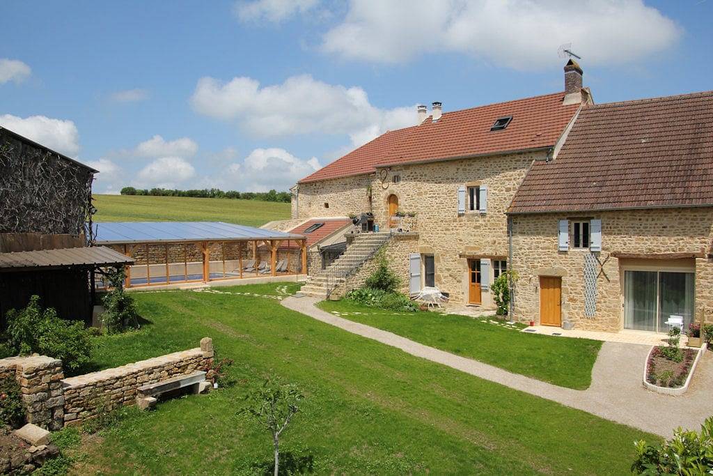 Au Porche Vauban - La salle de garde in Fontenay-près-Vézelay, Parc naturel régional du Morvan
