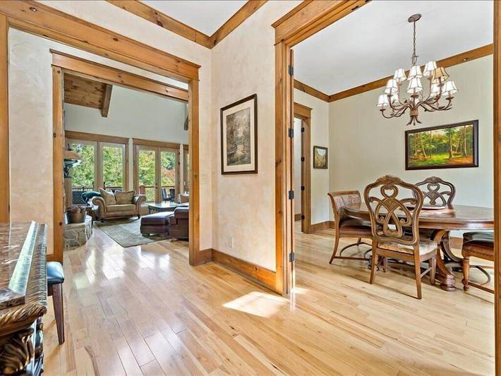 Vacation rental for 12 people, with terrace in Lake James