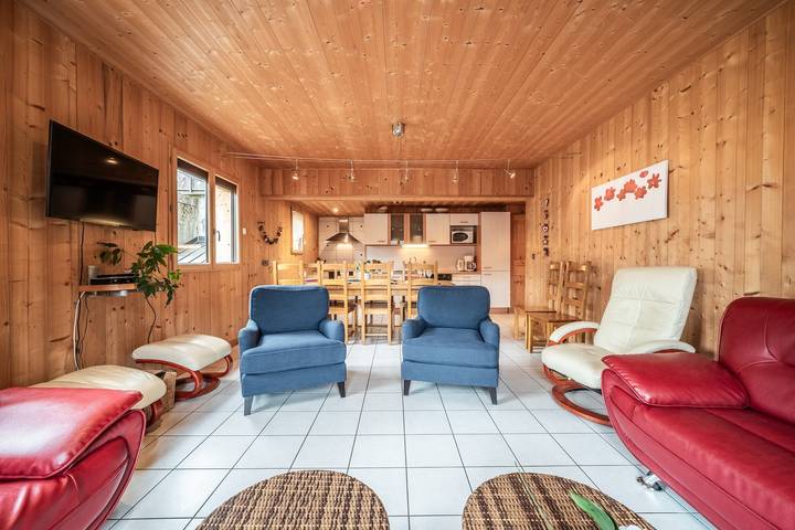 Appartement entier, Appartement 'Sherpa 2 - 14 Pers' avec vue sur les montagnes, terrasse partagée et Wi-Fi in Saint-Jean-d'Aulps, Les Portes du Soleil