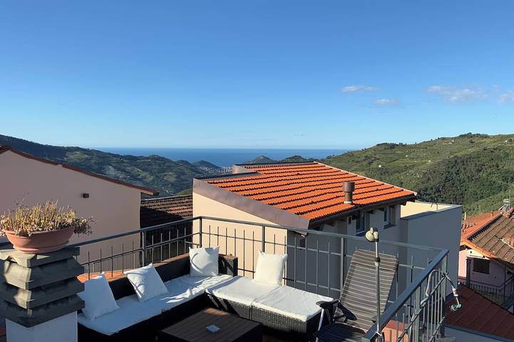 Ferienhaus für 8 Personen, mit Balkon in Perinaldo