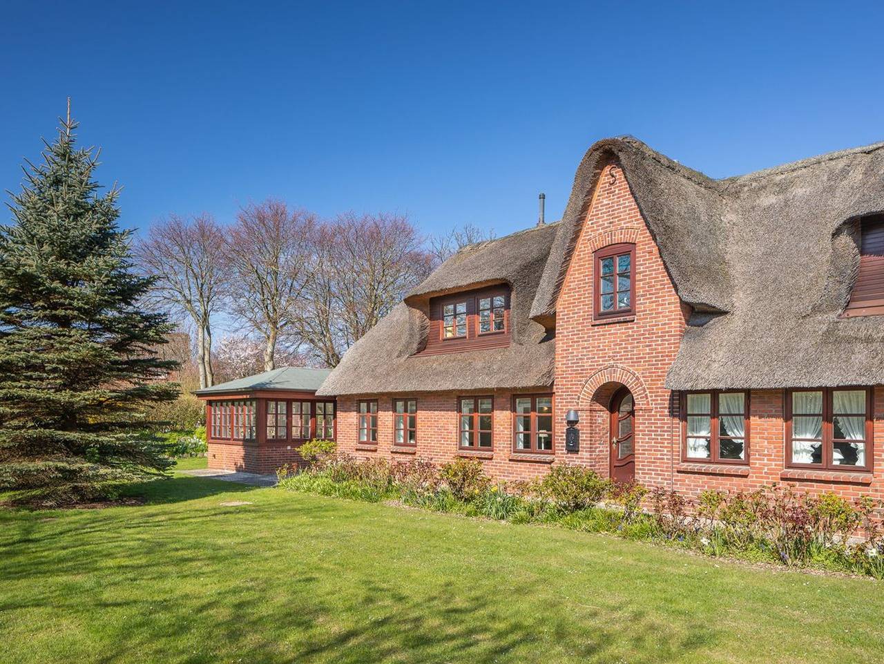 Aalernhüs - Aalernhüs - südöstliche Haushälfte eines historischen Friesenhauses in Keitum, Sylt (Gemeinde)