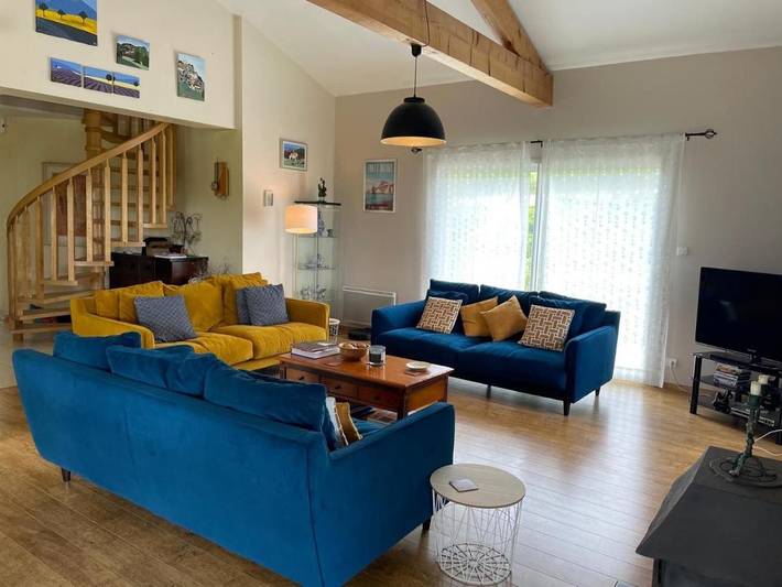 Location de vacances pour 6 personnes, avec jardin et piscine, animaux acceptés à Cherveix-Cubas - 2