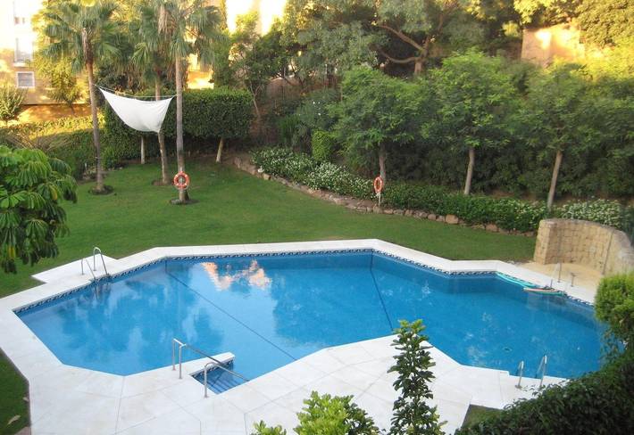 Entire apartment, '5 Stunning First Floor Apartment' close to the Sea with Shared Pool & Wi-Fi in Riviera del Sol, Mijas