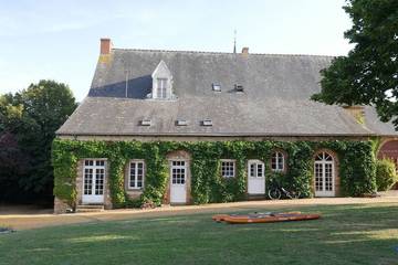 Gîte pour 30 personnes, avec jardin à Parcé-sur-Sarthe