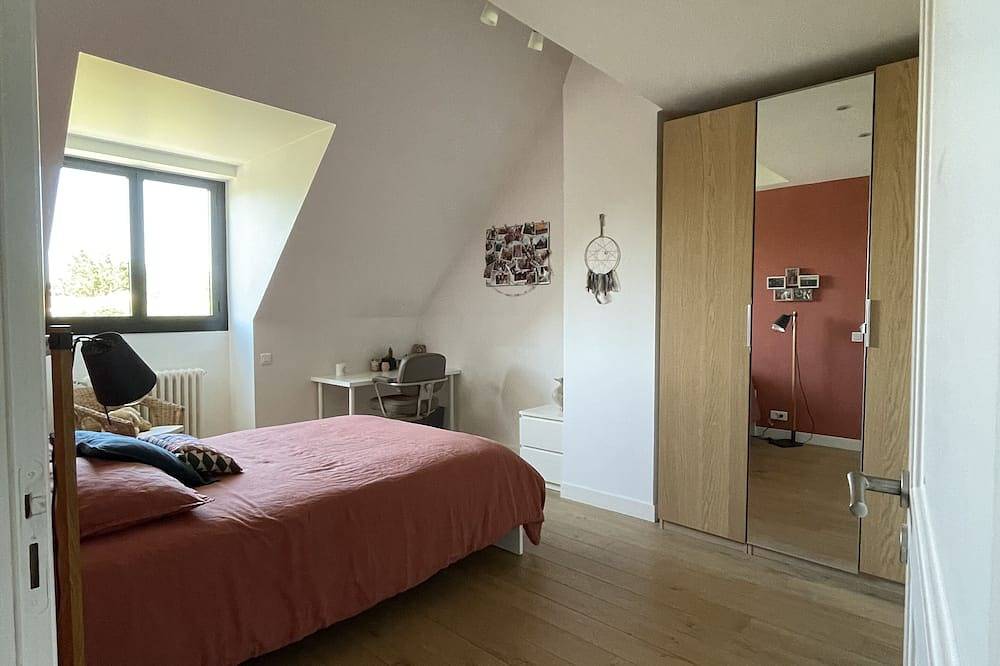 Maison ouest Parisien, entre Versailles et St Germain . in Noisy-le-Roi, Yvelines