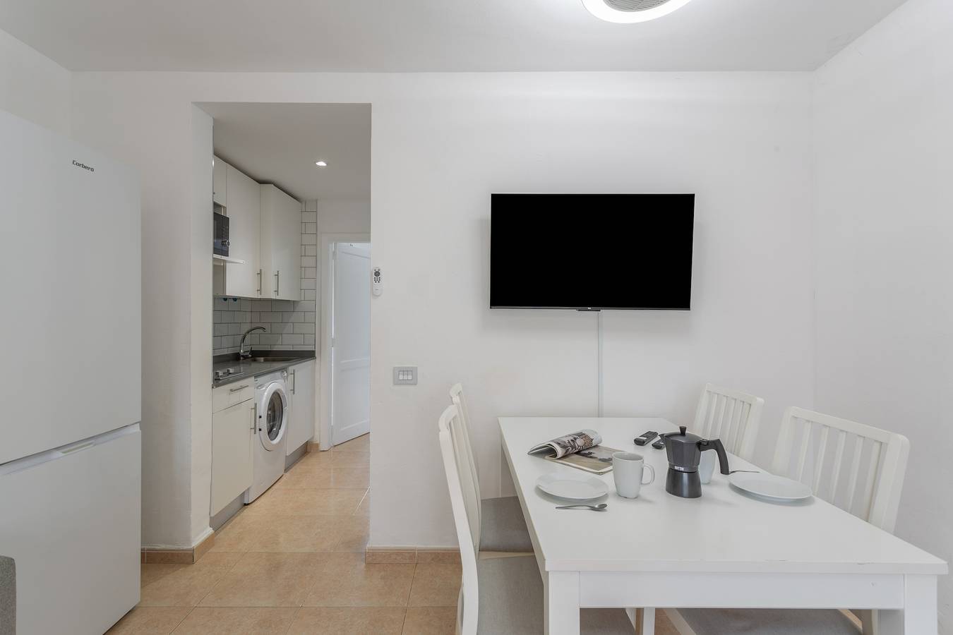 Apartamento entero, Vacaciones 'Oasis Soleado' con piscina compartida, Wi-Fi y aire acondicionado in Corralejo, La Oliva