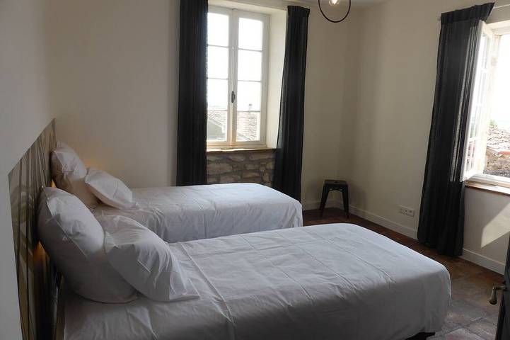 Gîte pour 10 personnes, avec jardin et terrasse à Saint-Jean-de-Maruéjols-et-Avéjan - 4