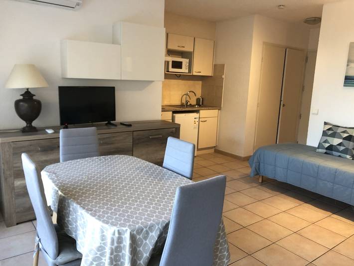 Gîte pour 2 personnes, avec balcon dans Plage Veillat Saint Raphael - 2