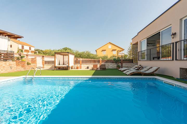 Villa für 8 Personen, mit Garten und Whirlpool sowie Terrasse, mit Haustier in Dalmatien - 4
