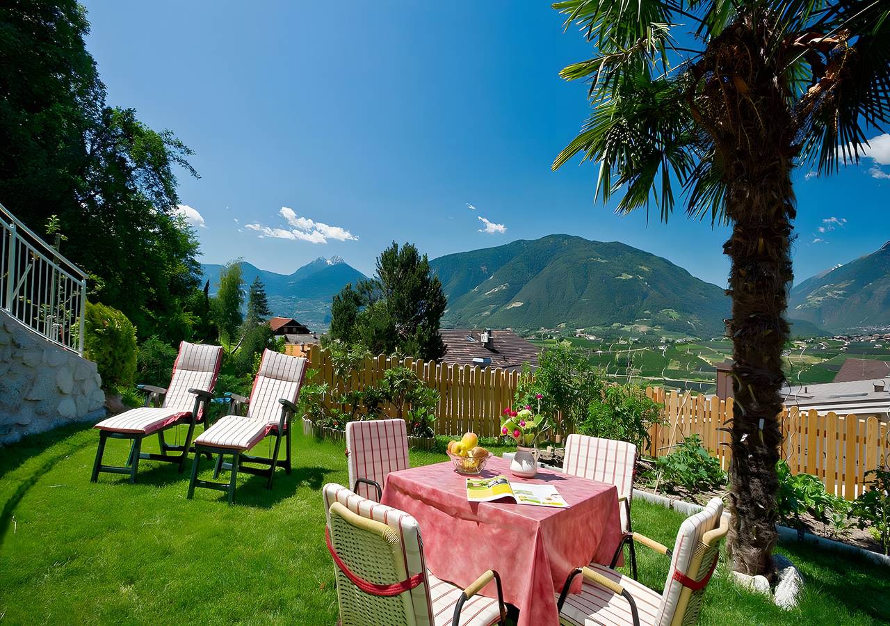 Ganze Wohnung, Ferienwohnung 'Appartement Wieser A' mit Bergblick, Gemeinschaftsgarten und Wi-Fi in Schenna, Sarntaler Alpen