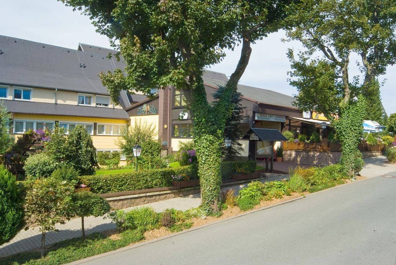 Hotel Thüringenschanze in Oberhof, Rennsteig (weg)