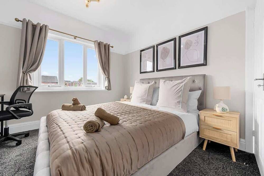 Parking | Luxurious 3Bed Home | Workspace | Wigan in Wigan, Gran Mánchester