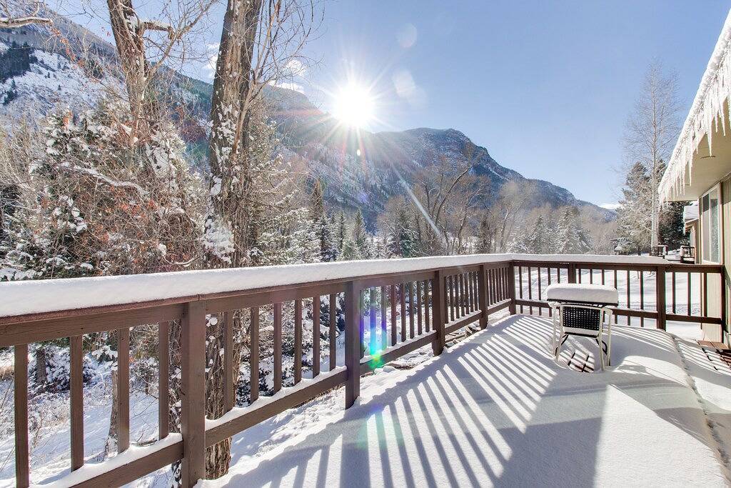 Rustikale Hütte mit gemeinsamen heißen Quellen am Crystal River! in Redstone, Pitkin County