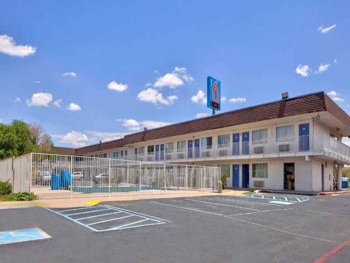 Apartamento entero, 1 Cama Queen | Ducha De Ada/ri in Nuevo Mexico