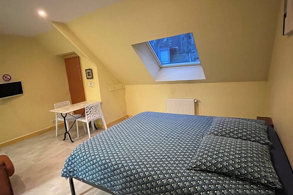 Entire apartment, Appartement 25 m² Avec Petite Terrasse in Cherbourg-Octeville, Cherbourg-en-Cotentin