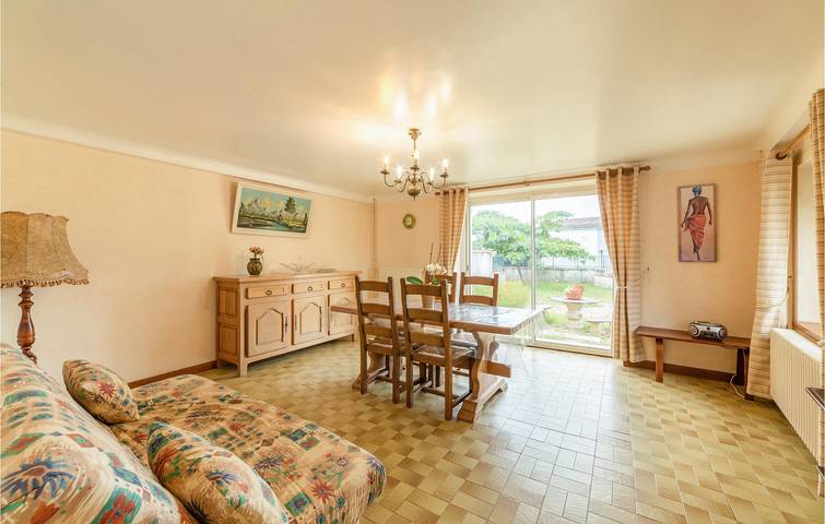 Charmant Apt 1BR avec Parking, TV, et Jardin in Les Montils, Région de Blois
