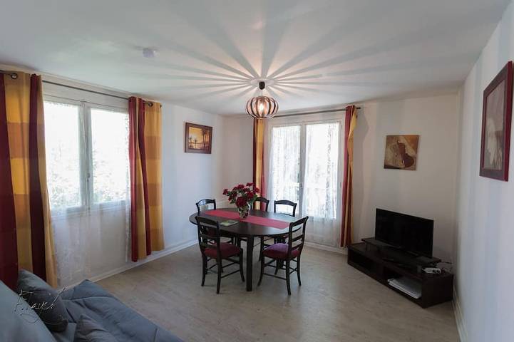 Gîte pour 6 personnes, avec Balcon et Jardin dans Gare De Houlgate