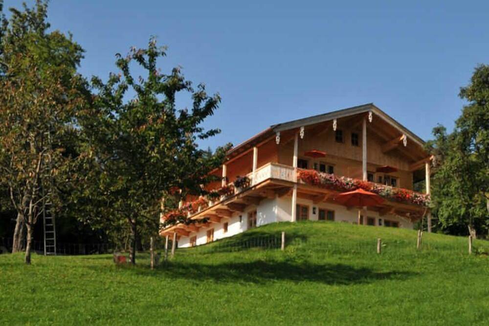 Entire apartment, Ferienwohnung Lena - Oberkollerhof in Gmund, Bavarian Alps