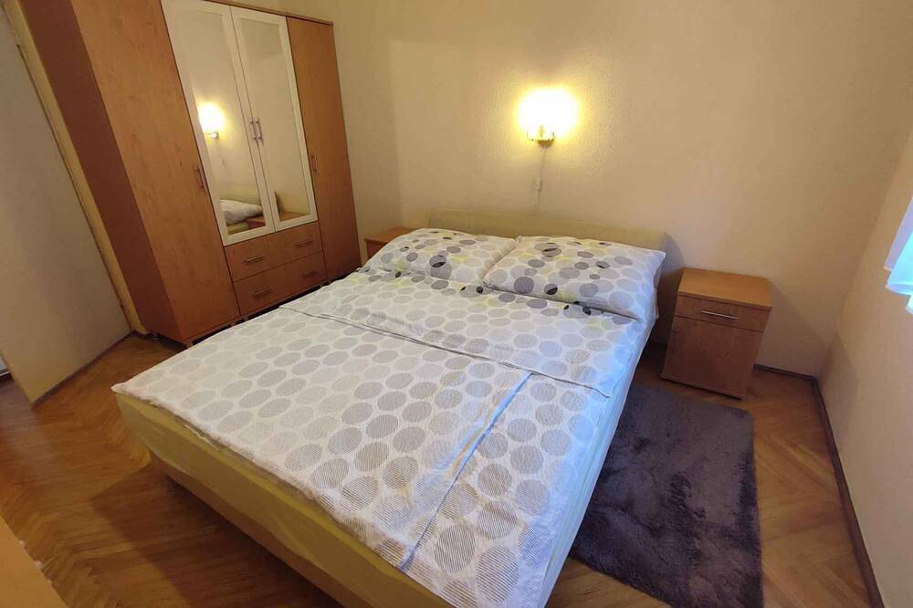 Ganze Wohnung, Ferienwohnung mit Klimaanlage in der Nähe vom Strand in ruhiger Straße in Balatonszemes, Plattensee Südufer