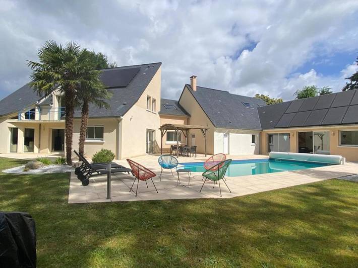 Villa pour 14 personnes, avec Terrasse et Jardin ainsi que Piscine et Vue